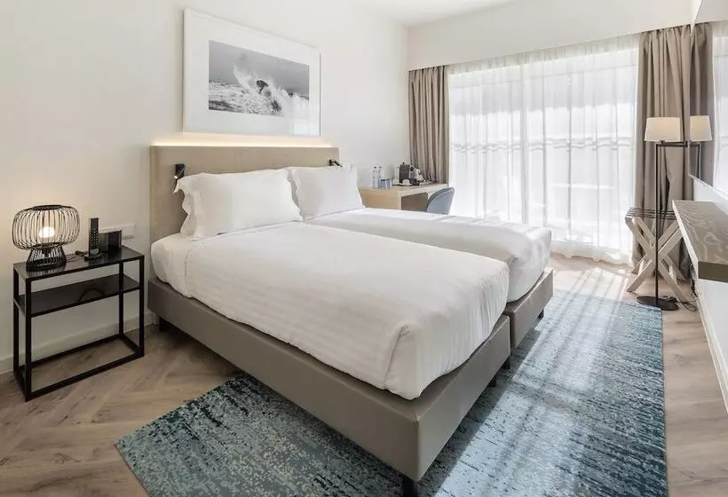 Quarto standard, Crowne Plaza Caparica Lisbon