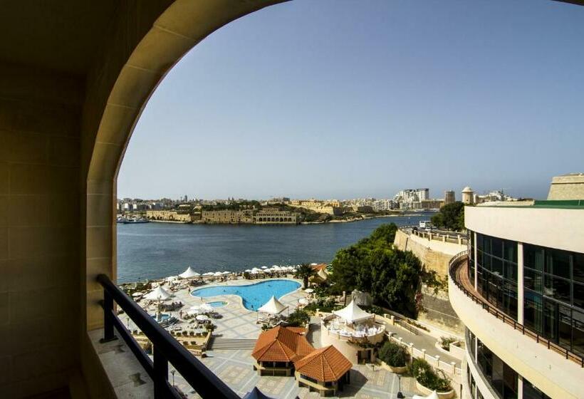 اتاق لوکس با چشم‌انداز دریا, Grand Hotel Excelsior