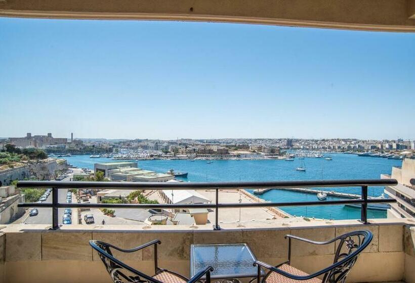 اتاق لوکس با چشم‌انداز دریا, Grand Hotel Excelsior