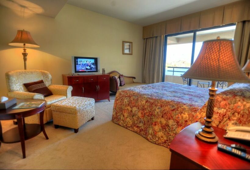 اتاق لوکس با چشم‌انداز دریا, Grand Hotel Excelsior