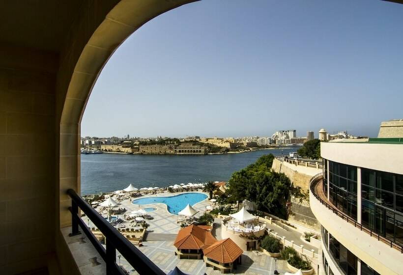 اتاق لوکس با چشم‌انداز دریا, Grand Hotel Excelsior