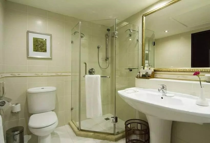 اتاق لوکس با چشم‌انداز دریا, Grand Hotel Excelsior
