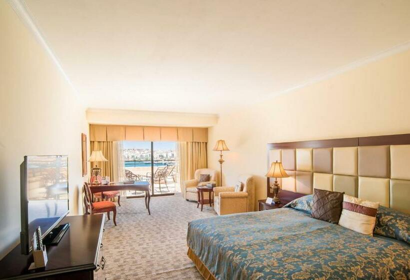 اتاق لوکس با چشم‌انداز دریا, Grand Hotel Excelsior