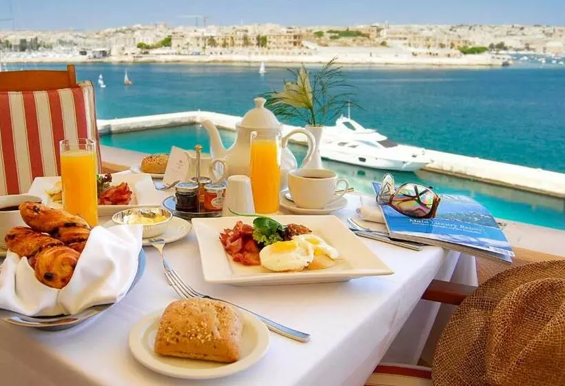 اتاق لوکس با چشم‌انداز دریا, Grand Hotel Excelsior