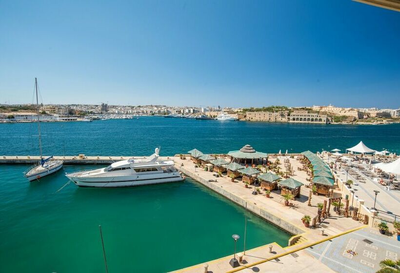 Номер Deluxe Вид на Море, Grand Hotel Excelsior