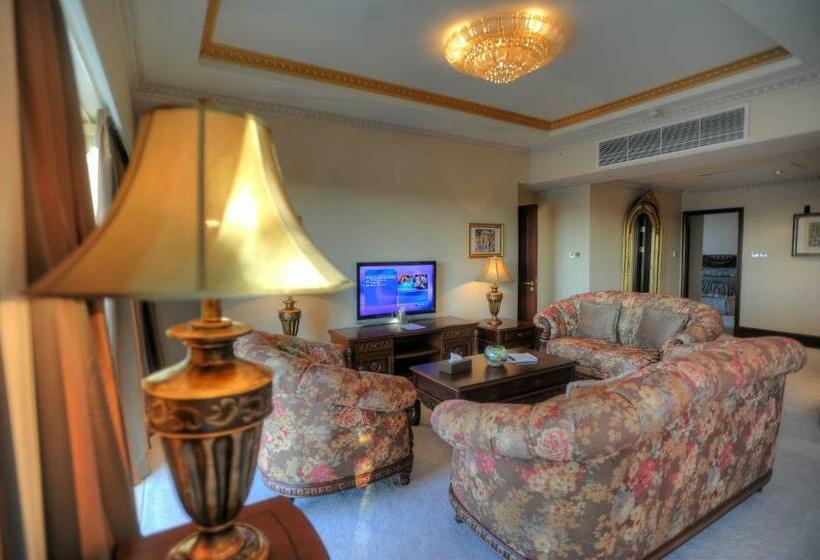 سوئیت رویال, Grand Hotel Excelsior