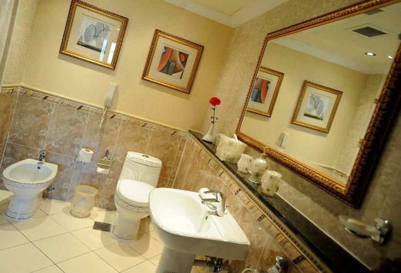 سوئیت رویال, Grand Hotel Excelsior