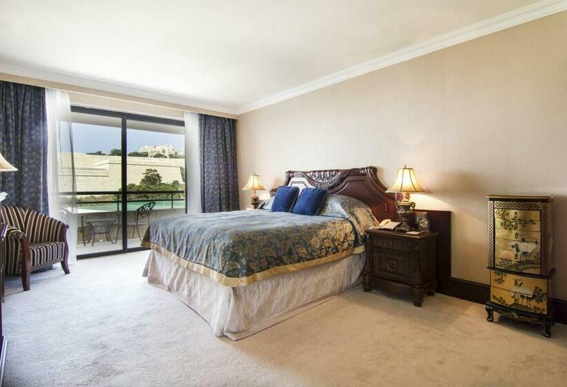 سوئیت رویال, Grand Hotel Excelsior