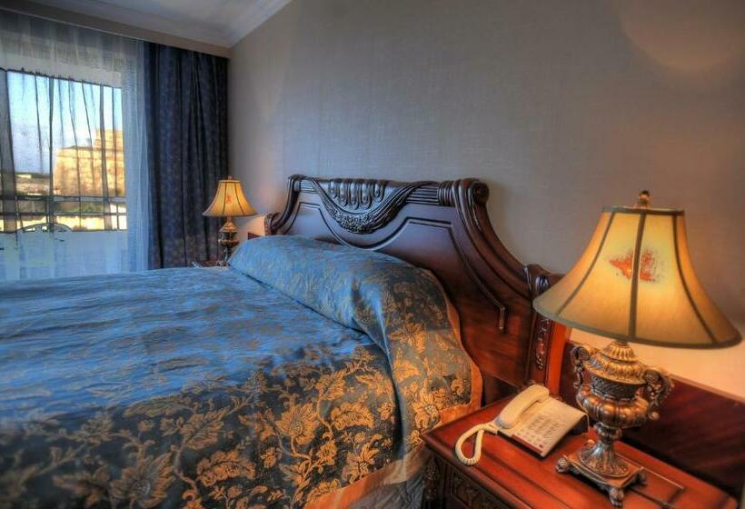 Королевский Люкс, Grand Hotel Excelsior