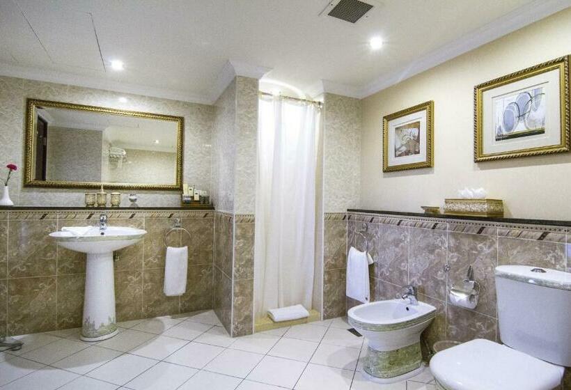 سوئیت رویال, Grand Hotel Excelsior