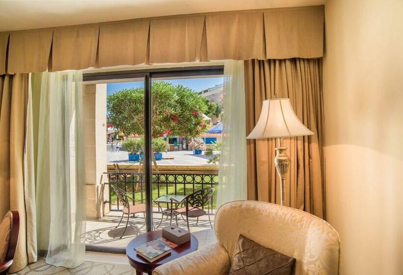 اتاق خانوادگی, Grand Hotel Excelsior