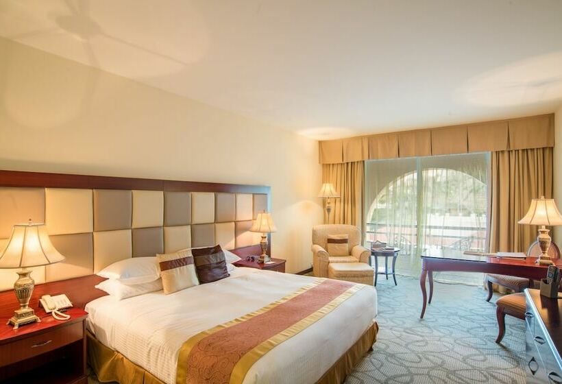 اتاق خانوادگی, Grand Hotel Excelsior