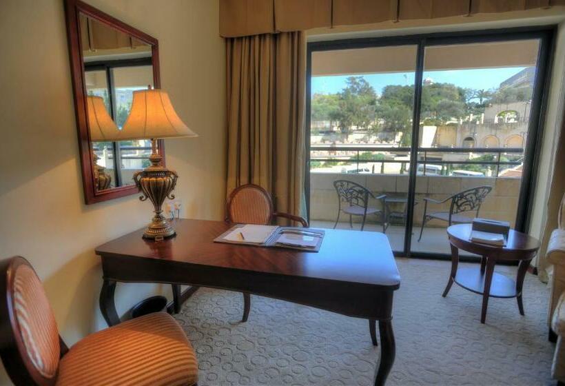 اتاق لوکس با بالکن, Grand Hotel Excelsior