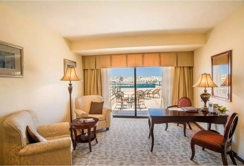 اتاق استاندارد با چشم‌انداز, Grand Hotel Excelsior