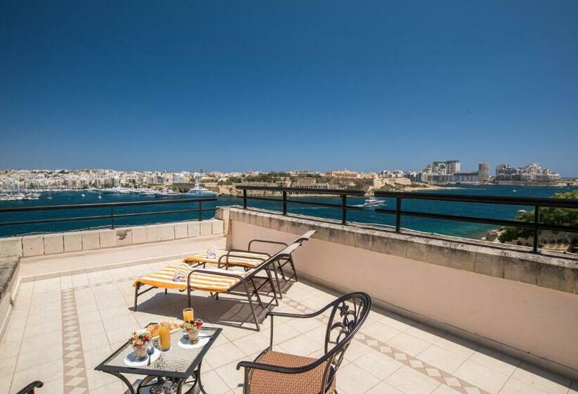 اتاق استاندارد با چشم‌انداز, Grand Hotel Excelsior