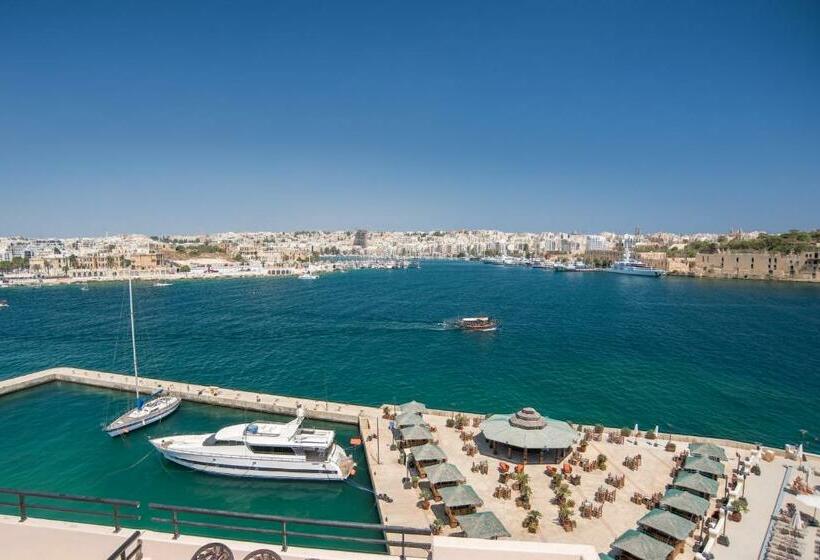 اتاق استاندارد با چشم‌انداز, Grand Hotel Excelsior