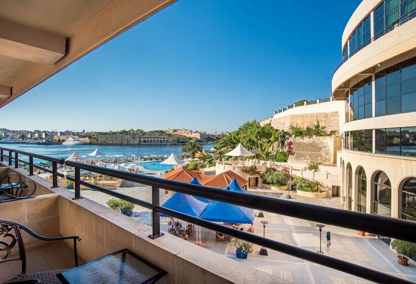 Семейный Номер Боковой Вид на Море, Grand Hotel Excelsior