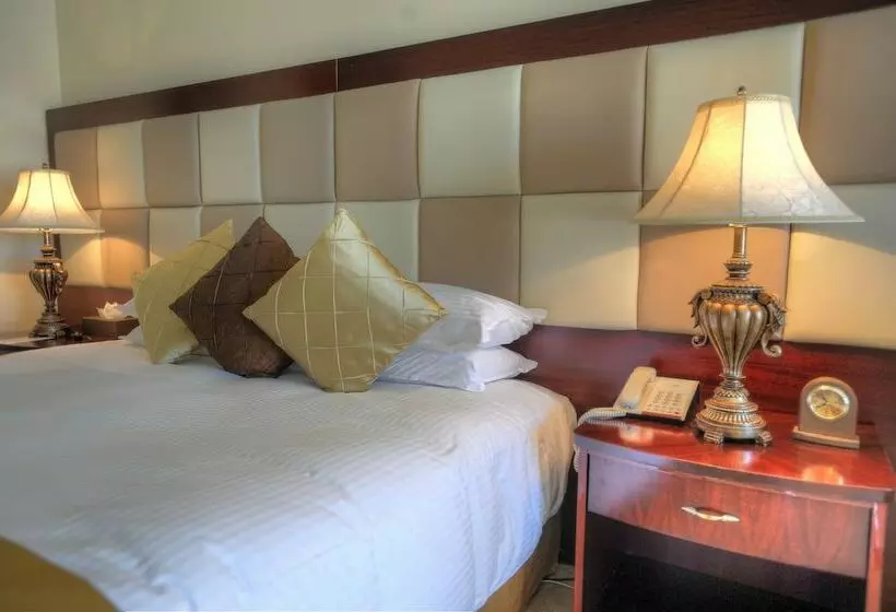 اتاق لوکس با چشم‌انداز باغ, Grand Hotel Excelsior
