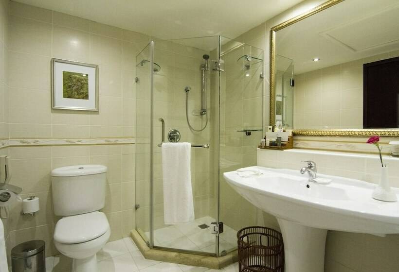 اتاق لوکس با چشم‌انداز باغ, Grand Hotel Excelsior