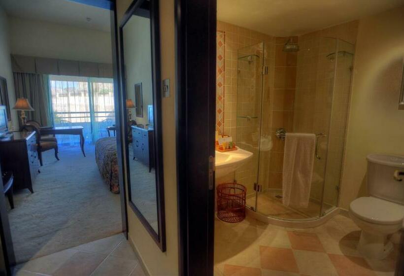 اتاق استاندارد با چشم‌انداز باغ, Grand Hotel Excelsior