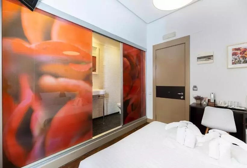 اتاق استاندارد با بالکن, Madrid House Rooms