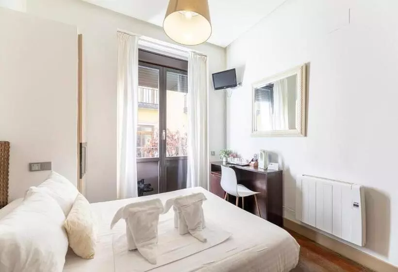 اتاق استاندارد با بالکن, Madrid House Rooms