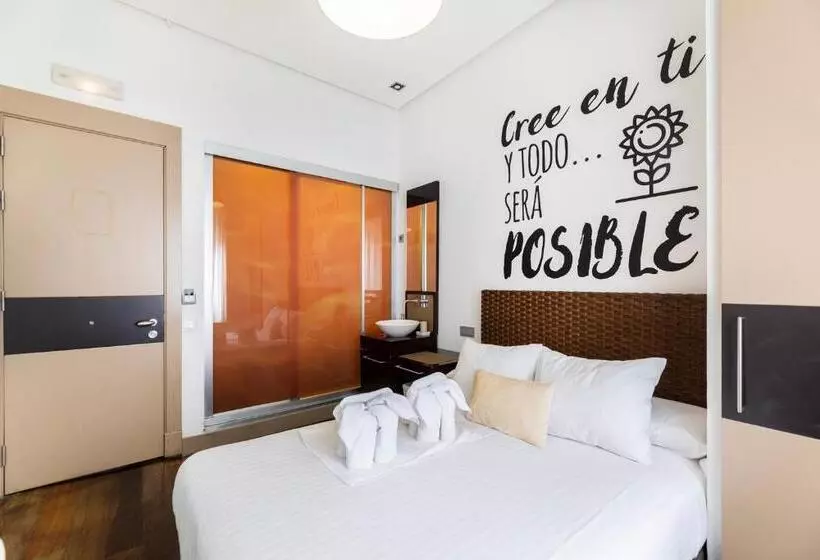 اتاق استاندارد با بالکن, Madrid House Rooms