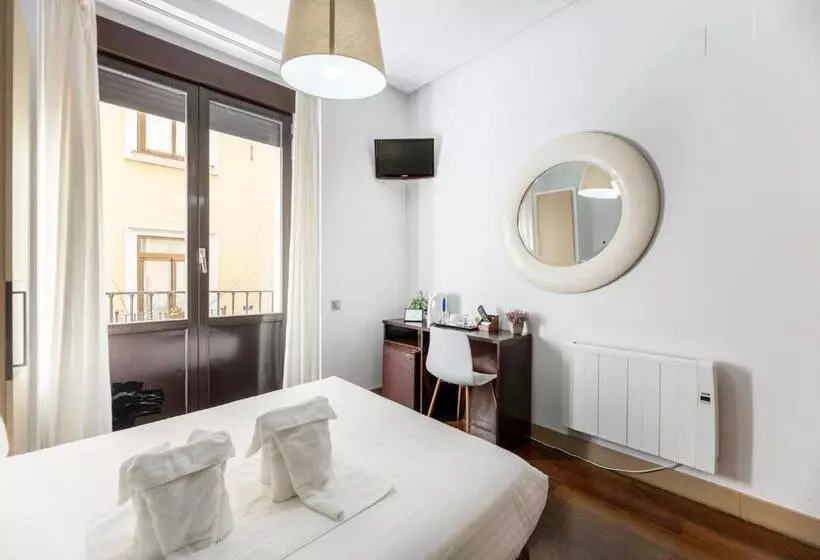 اتاق استاندارد با بالکن, Madrid House Rooms