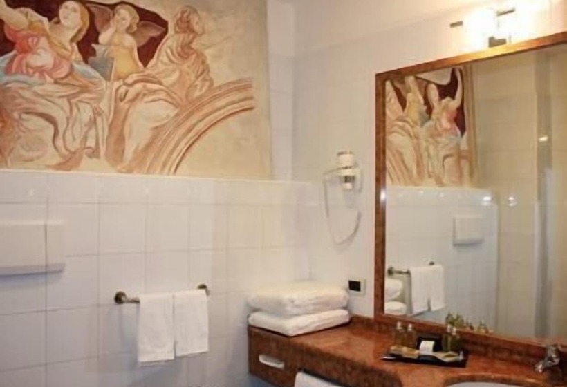 جناح جونيور, Albergo Della Roccia