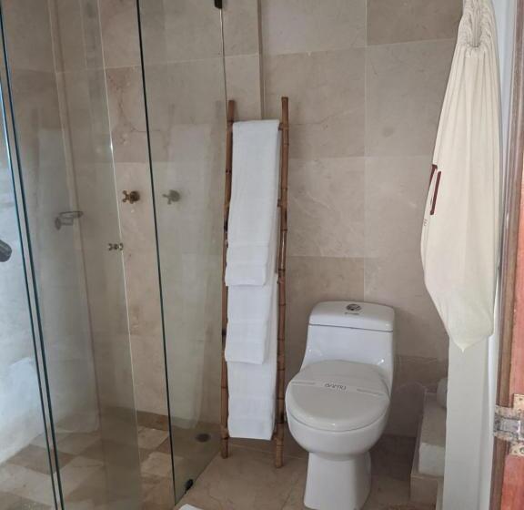 스탠다드 스튜디오, Bantu By Faranda Boutique