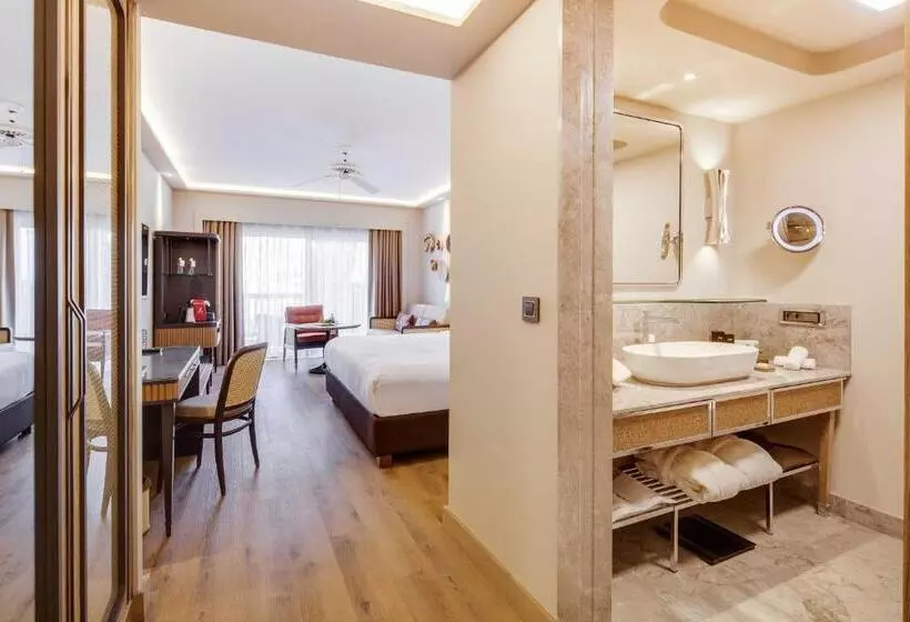 キングサイズベッドのデラックスルーム, Divan Bodrum Palmira