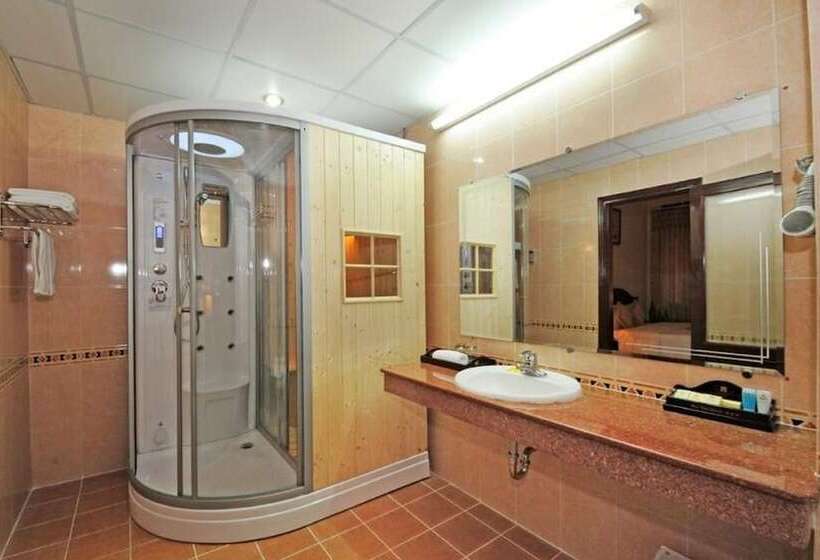 Chambre Deluxe, Duy Tan