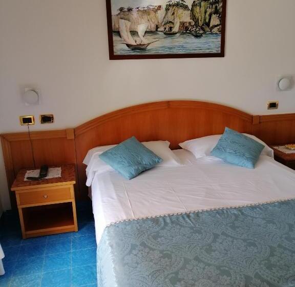 غرفة قياسية, La Primavera