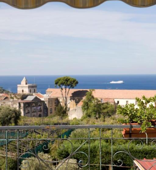 غرفة قياسية مطلّة علي البحر, La Primavera