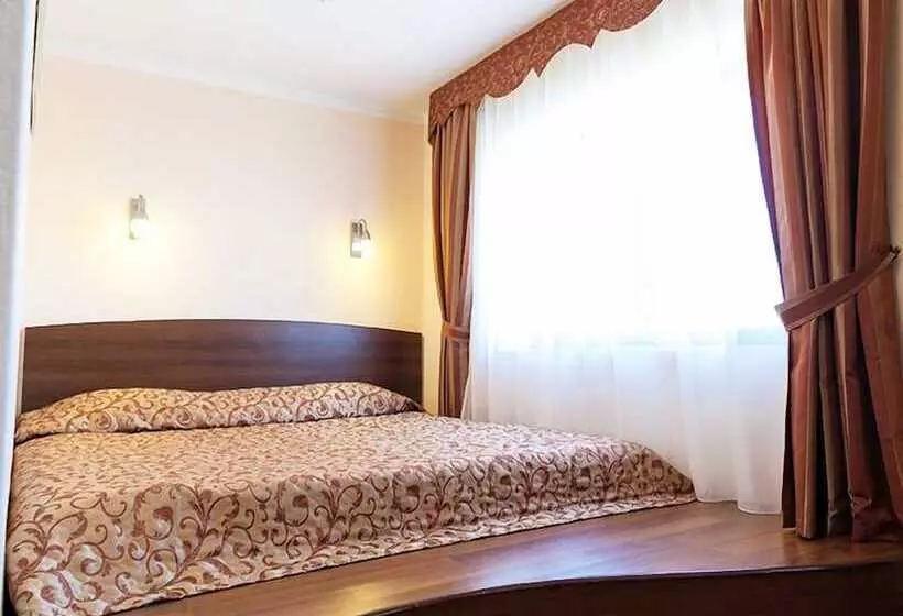 سوییت جونیور, Maxima Slavia