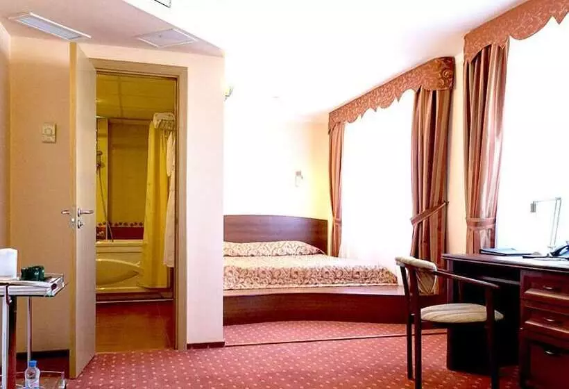 سوییت جونیور, Maxima Slavia