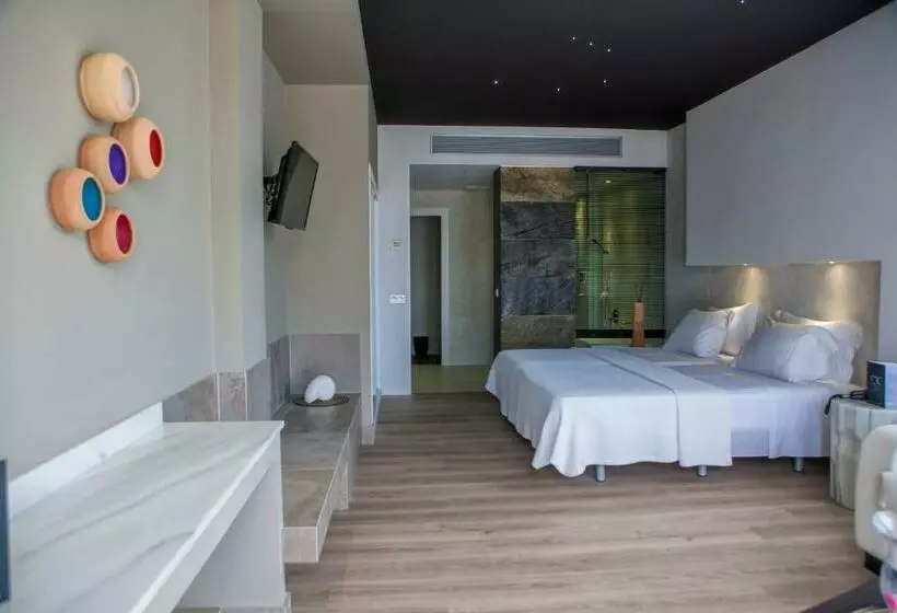 سوییت جونیور لوکس, Mc San Jose