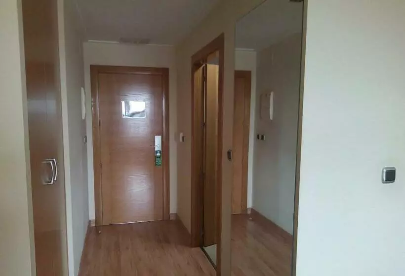 اتاق استاندارد سه نفره, Olimpia Hoteles