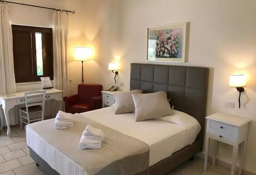 اتاق لوکس, Relais Masseria Serritella