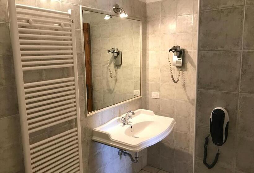 디럭스 트리플 룸, Relais Masseria Serritella