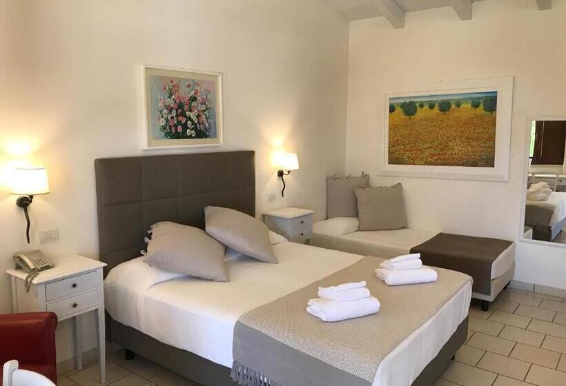 디럭스 트리플 룸, Relais Masseria Serritella