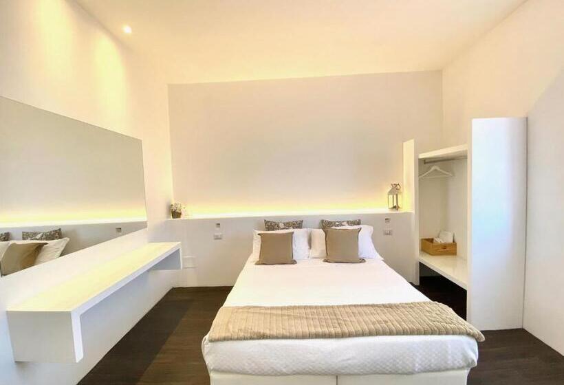 اتاق استاندارد با چشم‌انداز باغ, Soggiorno Lo Stellino