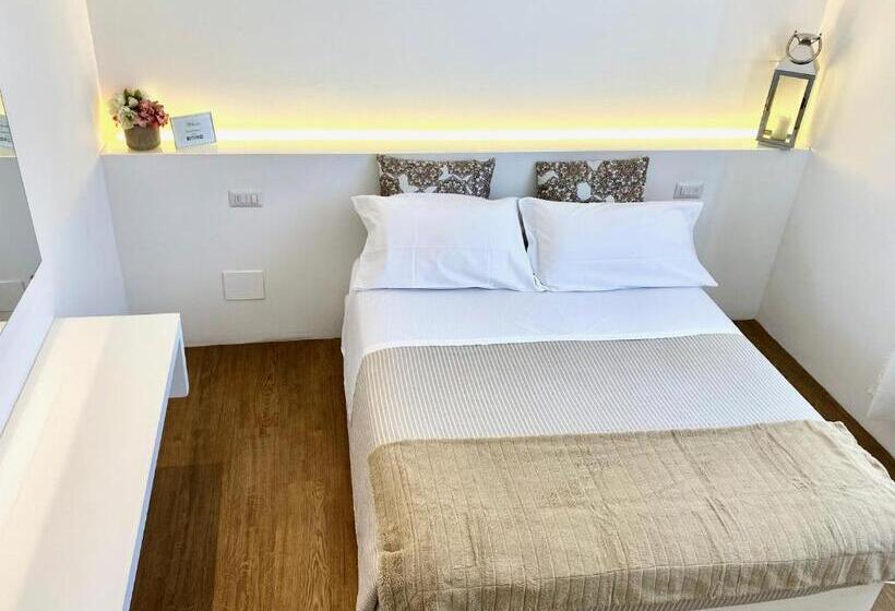 اتاق استاندارد با چشم‌انداز باغ, Soggiorno Lo Stellino