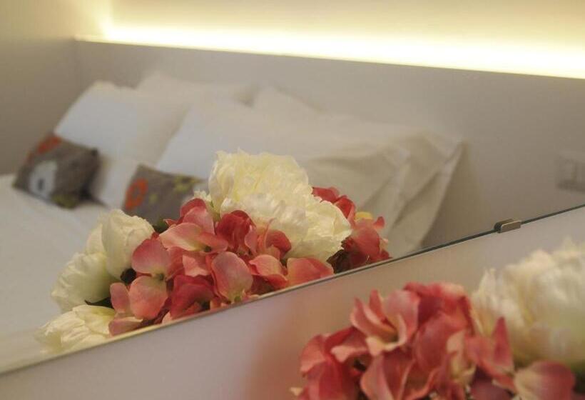 اتاق استاندارد با چشم‌انداز باغ, Soggiorno Lo Stellino