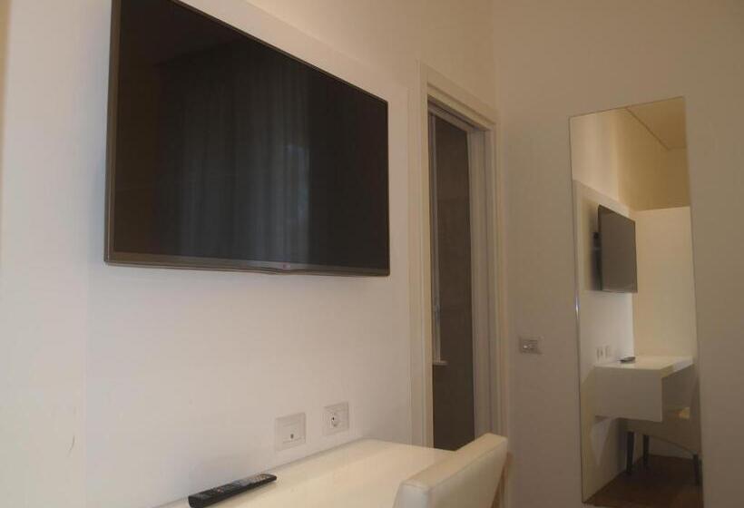 اتاق راحتی سه تخته, Soggiorno Lo Stellino