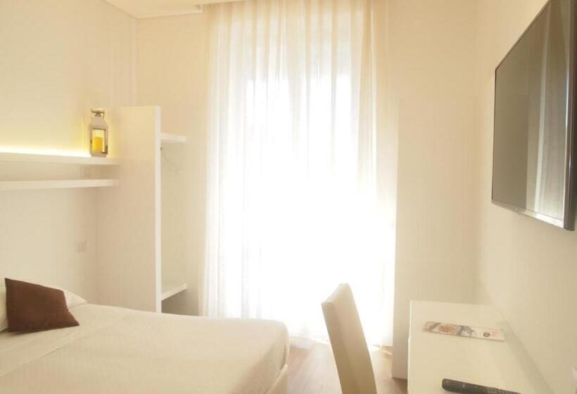 اتاق راحتی سه تخته, Soggiorno Lo Stellino