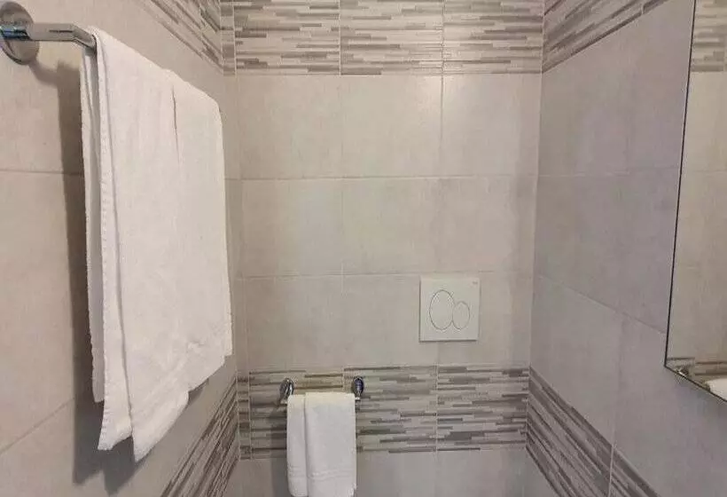 اتاق استاندارد سه نفره, Sud Est