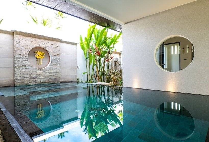 جناح مزود بحمام سباحة, The Racha