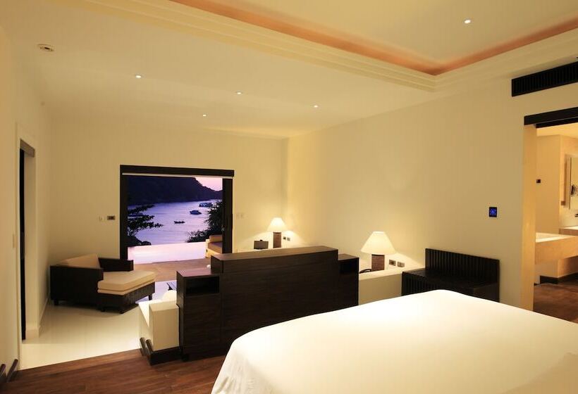 جناح مطلّ علي البحر, The Racha