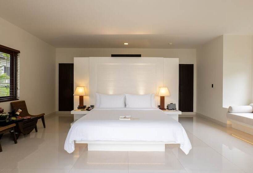 فيلا ديلوكس غرفة نوم, The Racha